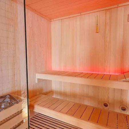 Design House With Pool & Direct Access To The Sea