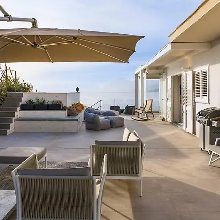 Design House With Pool & Direct Access To The Sea Βίλα *