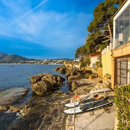 Design House With Pool & Direct Access To The Sea Βίλα