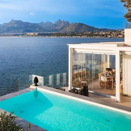 Design House With Pool & Direct Access To The Sea Βίλα *