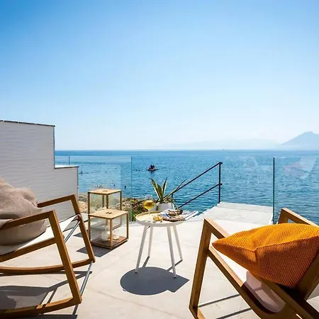 Design House With Pool & Direct Access To The Sea *