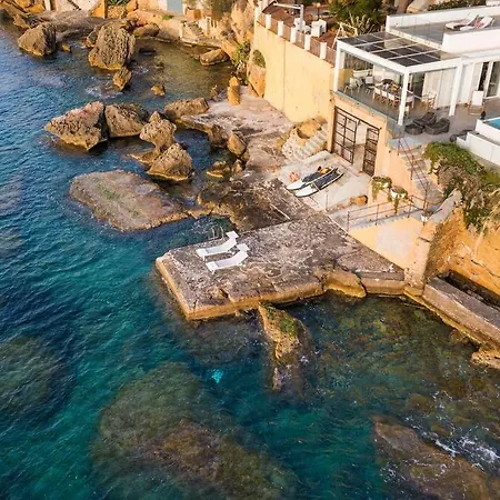 Design House With Pool & Direct Access To The Sea Βίλα *